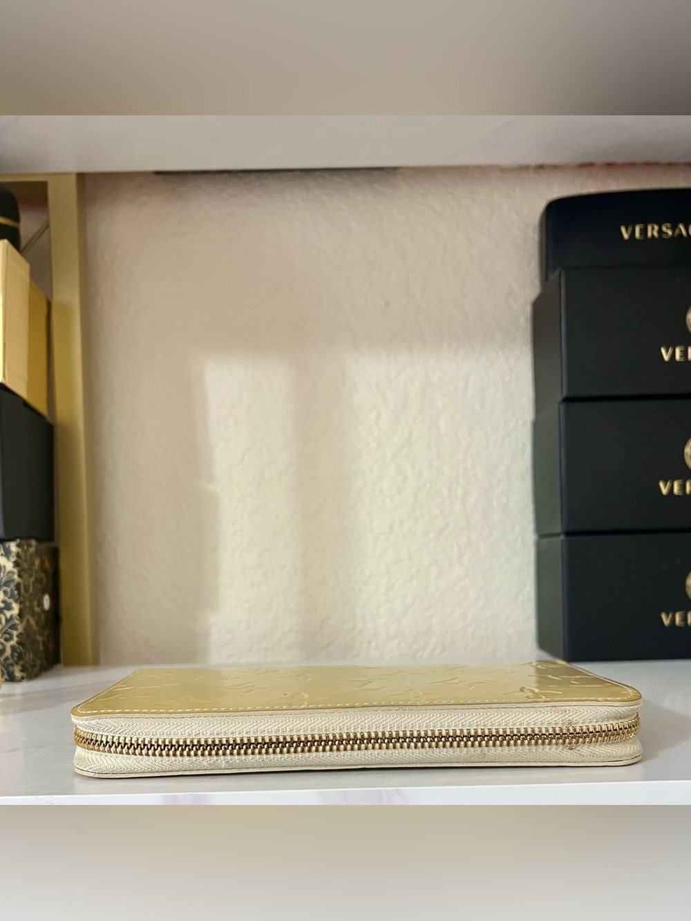 Louis Vuitton Neutrals Monogram Zippy Vernis Wallet - Picture 11 of 16